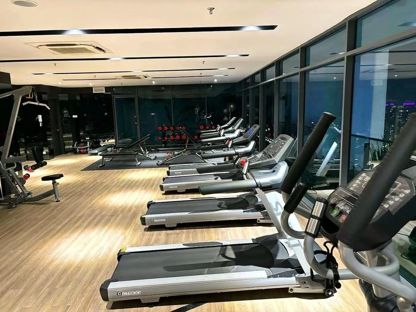 The Luxe Suites Klcc By Cozy Stay Kuala Lumpur
